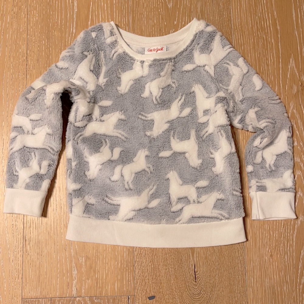 NWOT cat & Jack horse cozy shirt in 4t